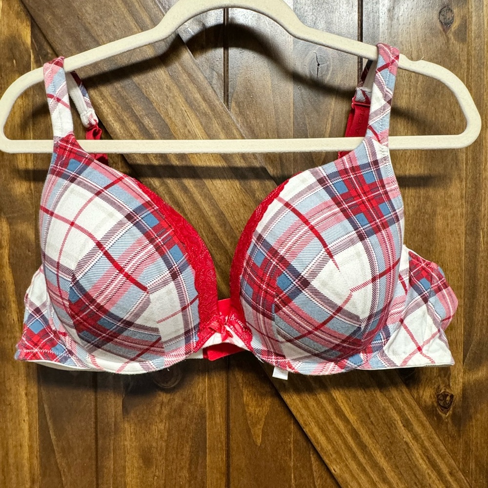 Cacique Plunge Boost 42C bra, excellent used condition